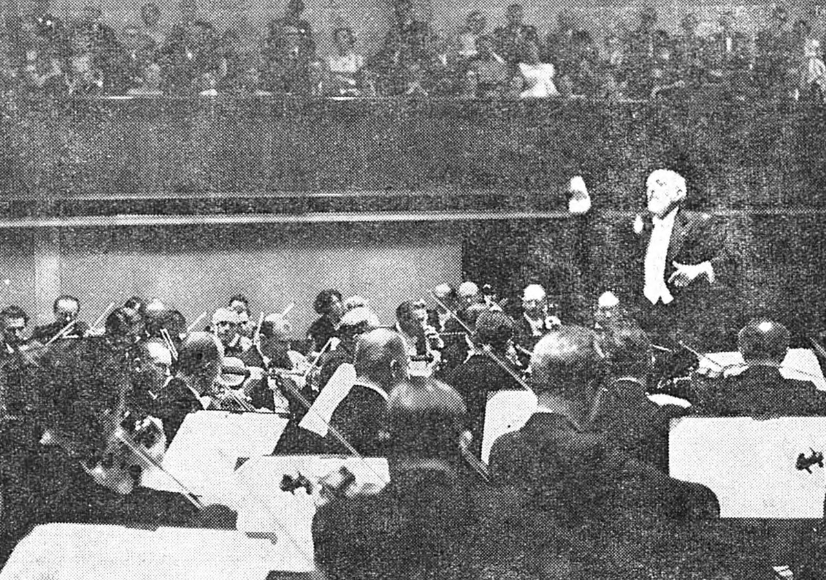 Ernest ANSERMET dirigeant l'Orchestre du Festival de Lucerne, concert du 6 août 1955, Kursaal de Lucerne, photographe inconnu