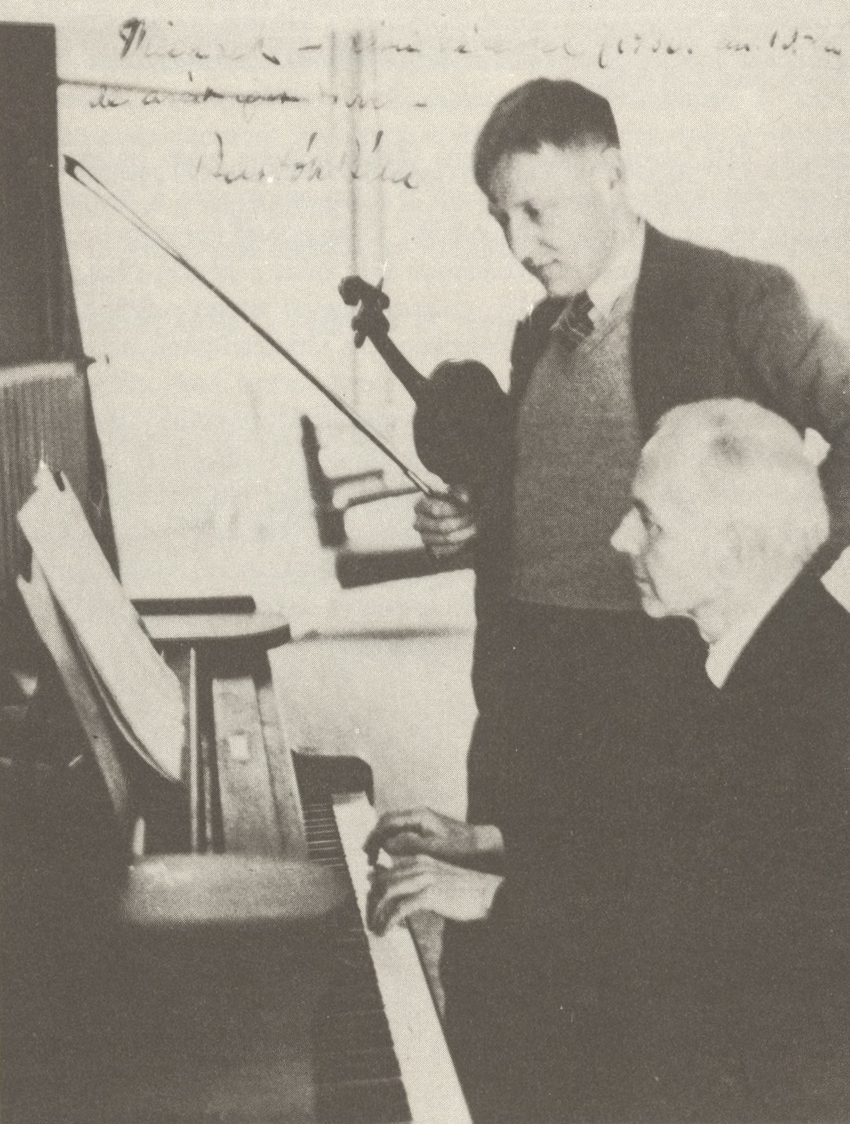 Béla BARTÓK et Zoltán SZÉKELY, une photo dédicacée du 13 janvier 1936, publiée dans l'album Hungaroton SLPX 11350