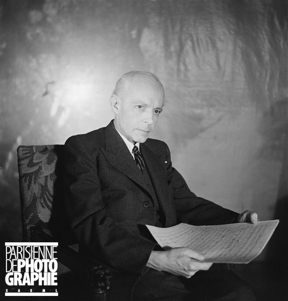 Bela BARTOK (1881-1975), compositeur hongrois, mars 1939, © Boris Lipnitzki / Roger-Viollet, utilisation autorisée dans le cadre de l’illustration de sites internet personnels à vocation non commerciale (Technique: Négatif au gélatino-bromure d’argent - Format 6X6), Numéro d'image: 71972-28, Numéro d'inventaire: LIP-2019-007, cliquer pour une vue agrandie