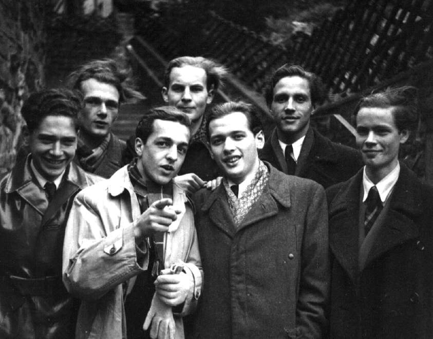 Helmut KRETSCHMAR, 2e depuis la gauche dans cette photo d'ensemble datant de 1948: un grand merci à Jakob, qui m'a procuré cette photo