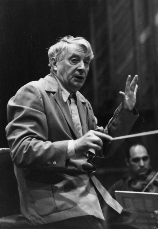 Charles MUNCH en répétition, une photo prise par Constantine „Gus“ Manos provenant des archives de l'Orchestre Symphonique de Boston, ID Pres86_10f05_01
