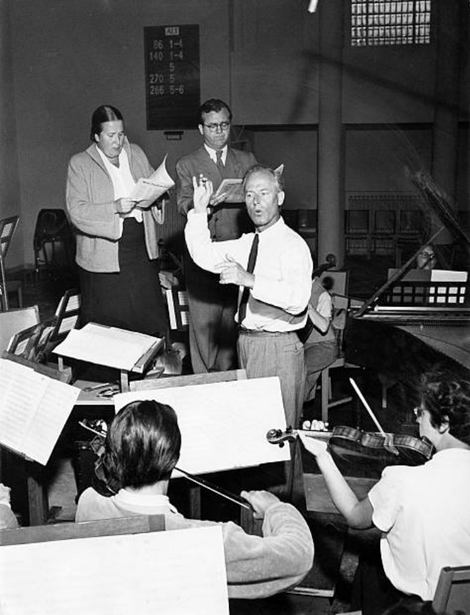 Karl RISTENPART lors d'un concert donné en la Pauluskirche de Berlin-Zehlendorf, publié entre autres en 1954 dans la Radio-Revue, cliquer pour une vue agrandie