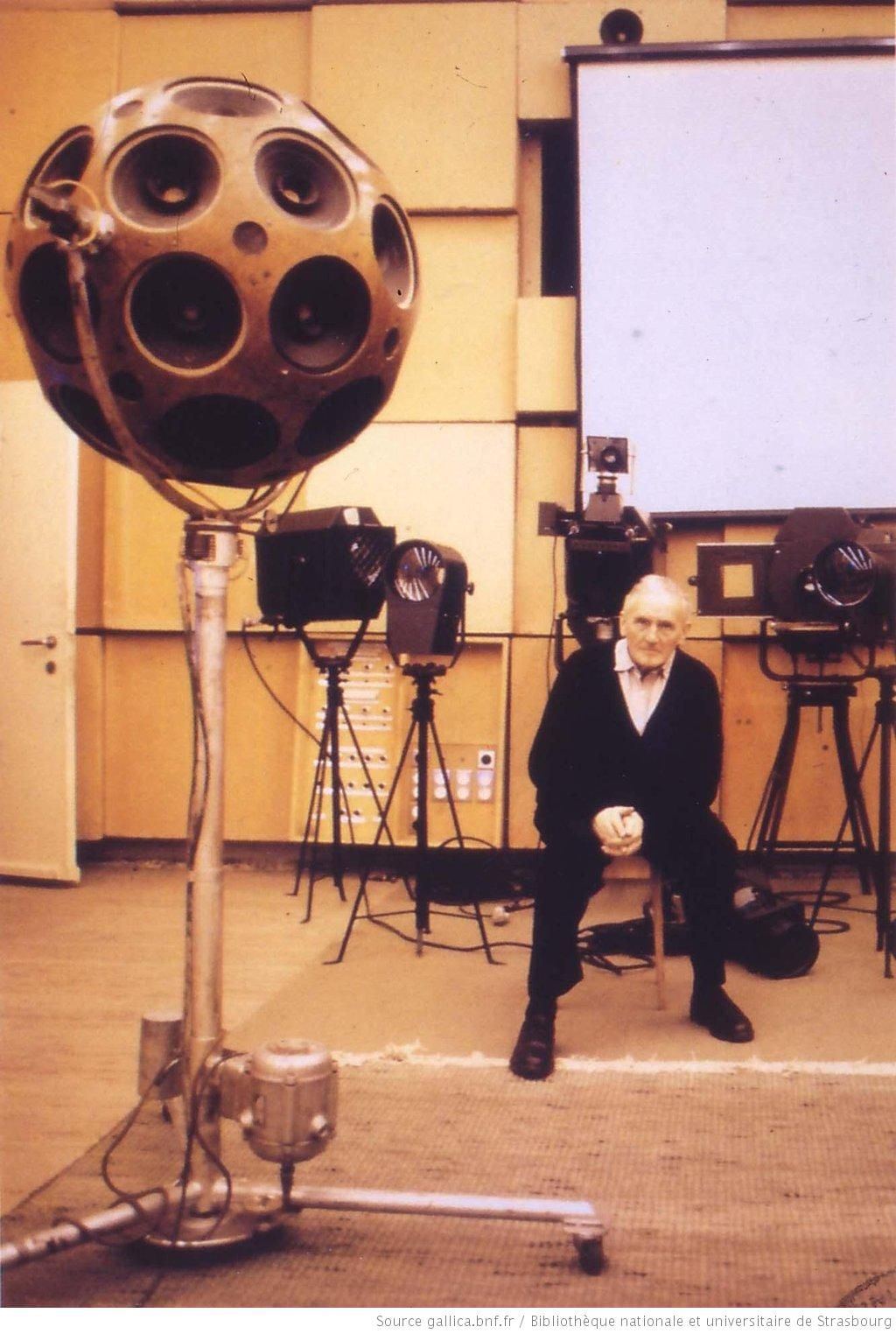 Vue agrandie (ouvre une nouvelle fenêtre) Hermann Scherchen dans son studio à Gravesano, Suisse, 196?, Identifiant: ark:/12148/btv1b10220238d, Source: Bibliothèque nationale et universitaire de Strasbourg, NIM35987, Appartient à l’ensemble documentaire: BNUStr003